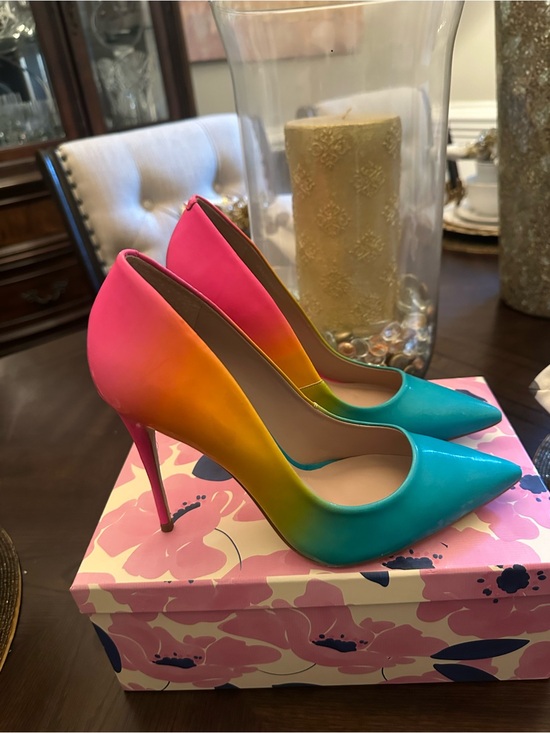 Steve Madden Shoes - Slightly worn Size 8 Steve Madden Multicolor Pointed-Toe Stiletto - Teal Pink